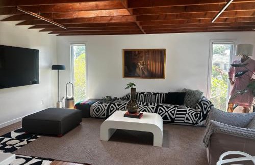 Angelino Heights Casa | Spacious Resort Getaway @ Echo Park Ranch - Luxury indoor/outdoor home steps from Sunset Blvd, Echo Park Lake, Dodgers Stadium
