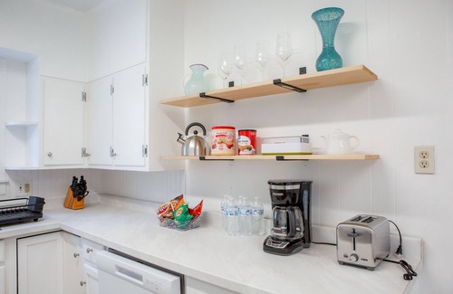 Corning Casa | Spacious Retreat Near Market Street!"