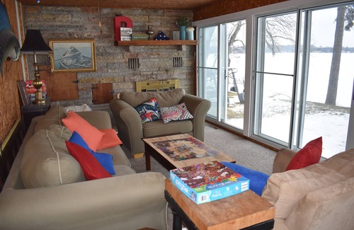 Suring Cabaña | Spacious Retreat on Kelly Lake that will accommodate the entire family!
