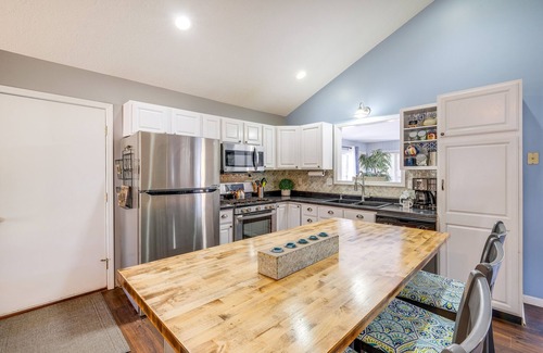 Higgins Lake Casa | Spacious Retreat w/ Games, 0.7 Mi to Higgins Lake!
