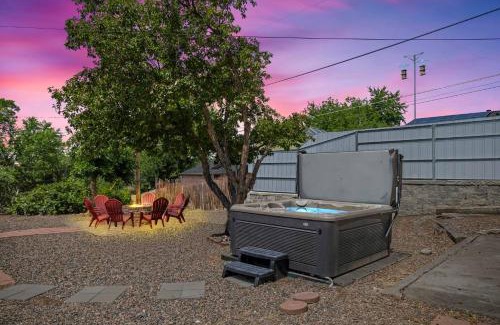 Dupont Casa | Spacious Retreat W Hot Tub & Fire Pit