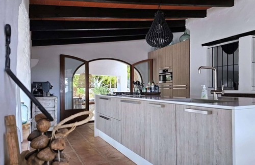 Benissa Villa | Amplio refugio con juegos