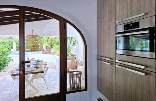 Benissa Villa | Amplio refugio con juegos