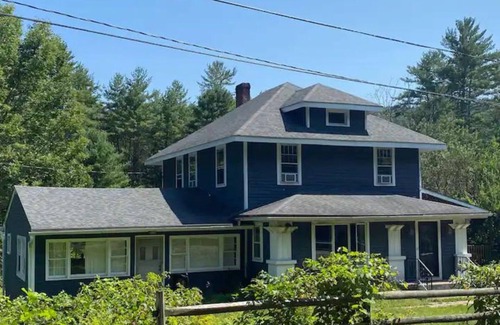 Narrowsburg Casa | Spacious river front get-away with pool next door!