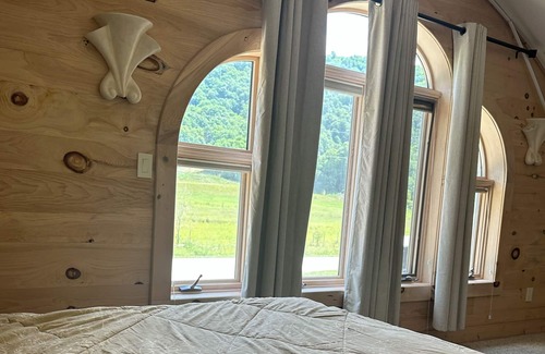 Viola Casa | Spacious River Retreat on the Kickapoo River