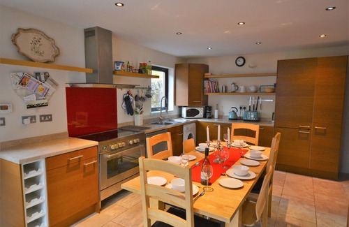 Balfron Cabaña | Amplio Riverside Cottage perfecto para familias, grupos, mascotas. ** NUEVA TINA CALIENTE **