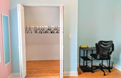 East Garfield Park Casa | Spacious Room by Medical District & UIC