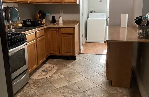 Allendale Casa | Spacious room in Baltimore near hospitals