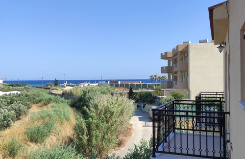 Ierapetra Casa | Spacious Room with a Private Bathroom - Stay with a Cretan Family!