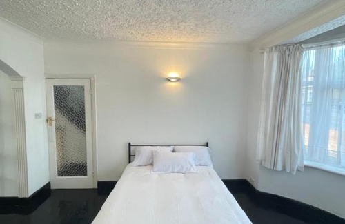 Lea Bridge Casa | Spacious room with Garden