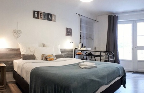 Clairac Hotel | Cabaña 6-8 personas 95 m² con terraza - Château Marith (Piscina, Juegos ...)