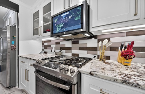 Rosenberg Casa | Luxury Family Stay Private Patio WiFi Workspace