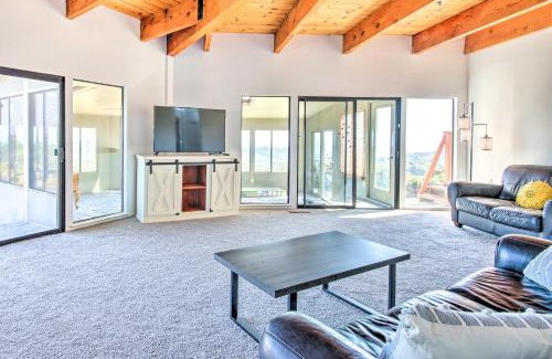 Prunedale Casa | Spacious Royal Oaks Retreat with Deck and Views!