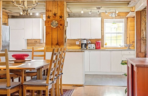 Williamsville Casa | Spacious Rural Farmhouse Getaway with Peaceful Views
