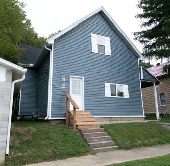 Wabash Apartamento | Spacious Rustic Downtown Market St 1 Bedroom Apt, Sleeps Up to 5, Steps to Honeywell & Eagles Theatre