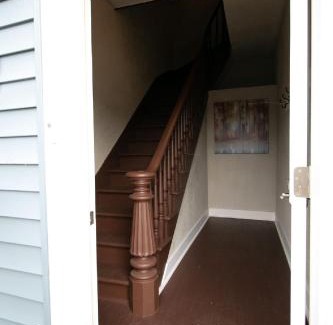 Wabash Apartamento | Spacious Rustic Downtown Market St 1 Bedroom Apt, Sleeps Up to 5, Steps to Honeywell & Eagles Theatre