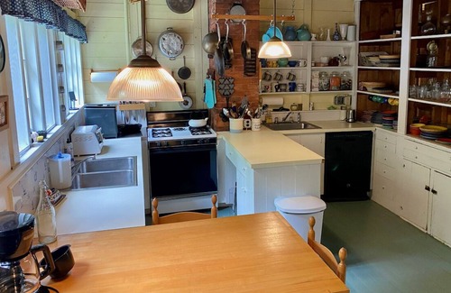Greensboro Casa | Spacious, rustic getaway on Caspian Lake with two docks & lawn.