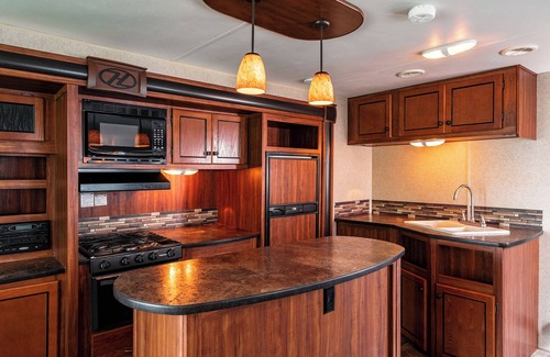 Fraziers Bottom Casa | Spacious RV with WiFi and HVAC in pleasant Winfield WV