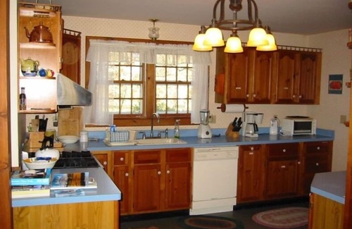 West of Town Casa | Amplio Saltbox Colonial cerca del pueblo y las playas