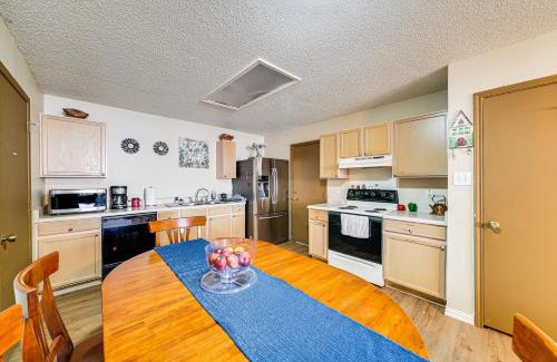 West San Antonio Casa | Spacious San Antonio Home Close to Military Bases