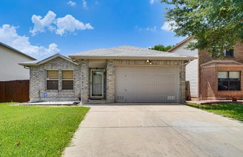 West San Antonio Casa | Spacious San Antonio Home Close to Military Bases