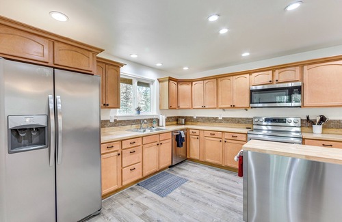 Knik-Fairview Casa | Spacious & Scenic Wasilla Getaway Near Adventures
