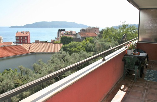 Rozino Apartamento | Spacious Sea View Apartment
