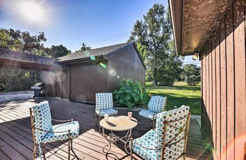 El Lago Casa | Spacious Seabrook Home with Patio 1 Mi to Beach!