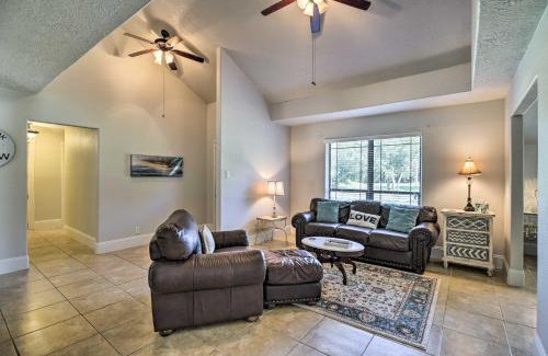 El Lago Casa | Spacious Seabrook Home with Patio 1 Mi to Beach!