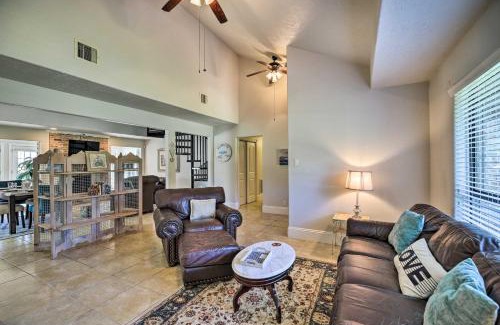 El Lago Casa | Spacious Seabrook Home with Patio 1 Mi to Beach!