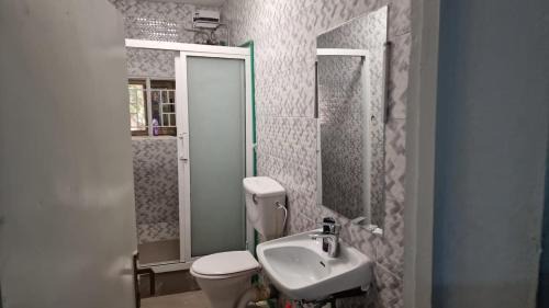 Freetown Apartamento | Spacious, secure, self contained apartment