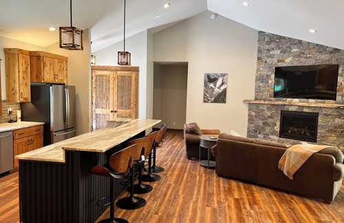 Seeley Lake Casa | Spacious Seeley Lake luxury home 4-BDR, 4 bath. Snowmobiler/Adventurer paradise