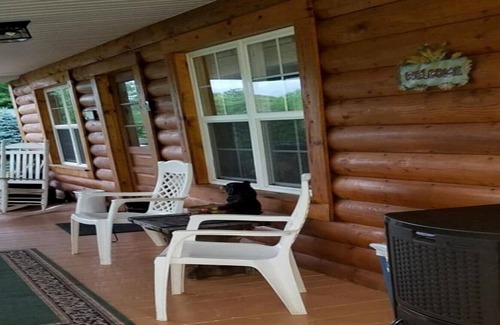 Franklin Cabina | Perfecto para escaparse en Little Tennessee River. Fácil acceso y estacionamiento.