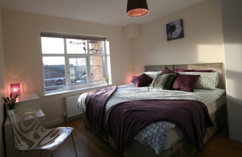Aylesbury Apartamento | AMPLIO APARTAMENTO CON SERVICIO 2 DORMITORIOS Y 2 BAÑOS EN EL CORAZÓN DE AYLESBURY.