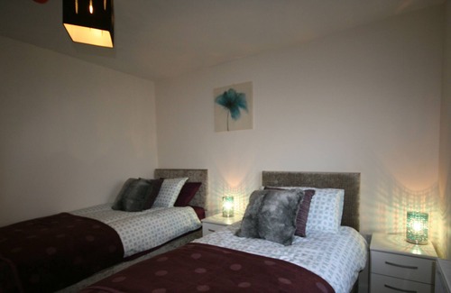 Aylesbury Apartamento | AMPLIO APARTAMENTO CON SERVICIO DE 2 DORMITORIOS EN EL CORAZÓN DE AYLESBURY.