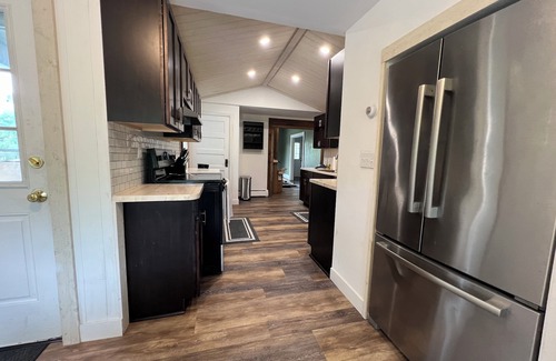 East Haven Rutland County Casa | Spacious ski chalet with pool table & mountain views