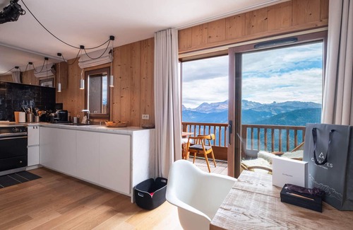 Bisanne 1500 Apartamento | Dúplex espacioso a pie de pistas con vistas impresionantes