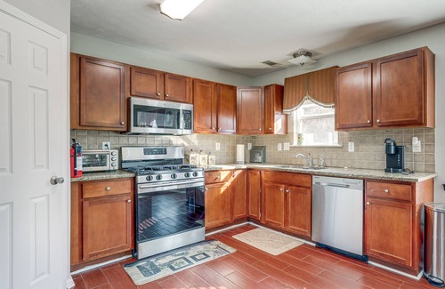 Snellville Casa | Spacious Snellville Home: 28 Mi to Atlanta!