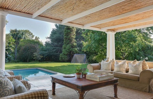 Constantia Casa | Espaciosa casa, Constantia sociales