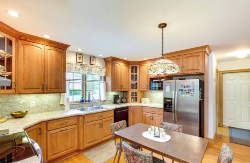 Park Forest Village Casa | Spacious State College Vacation Home: 4 Mi to PSU!