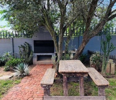 Kempton Park Apartamento | Spacious stay-in bachelor apartment