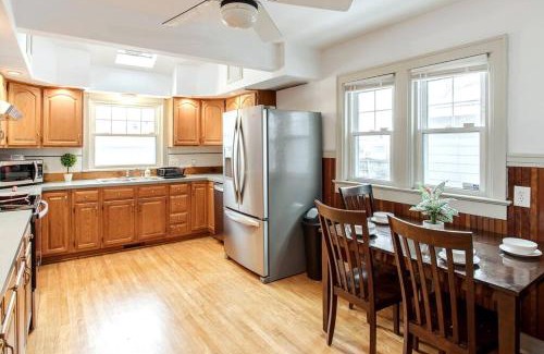 Rochester Casa | Spacious Steps to Strong/UofR by Airpt/Dwtn/RIT
