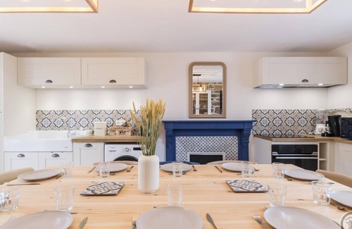Anneville-en-Saire Cabaña | Casa independiente con jardín, cerca de la costa, ideal para familias, equipada y acogedora