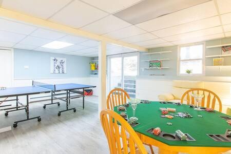 Marstons Mills Casa | Spacious Stone Fire Pit Game Room A C