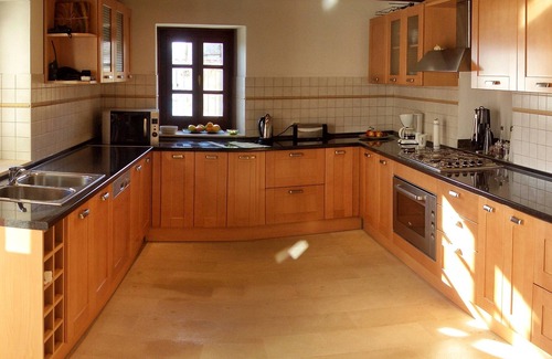 Viganj Villa | Amplia villa de piedra con vistas y piscina privada, a poca distancia de la playa.