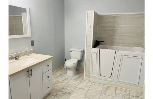 Moss Apartamento | Spacious studio apt. Super clean,quiet,and quaint.