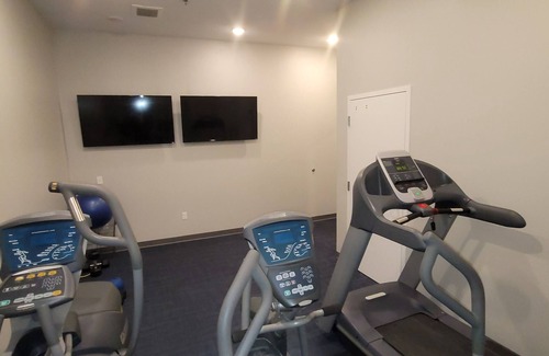 Downtown Apartamento | Spacious Studio Downtown minutes from hospital