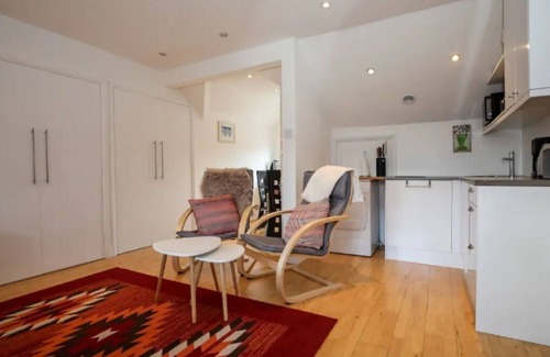 Kew Apartamento | Amplio estudio en Kew con mucha luz