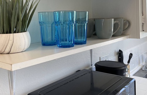 Gardena Apartamento | Spacious Studio in the heart of Gardena.