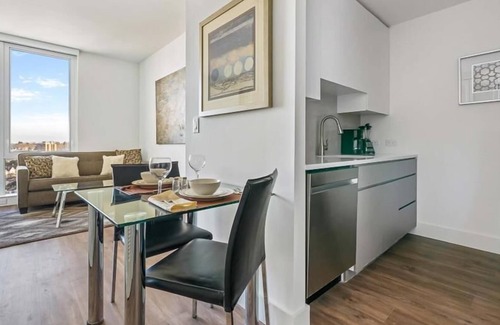 White Plains Apartamento | Spacious Studio | Kitchen + Laundry | Downtown White Plains